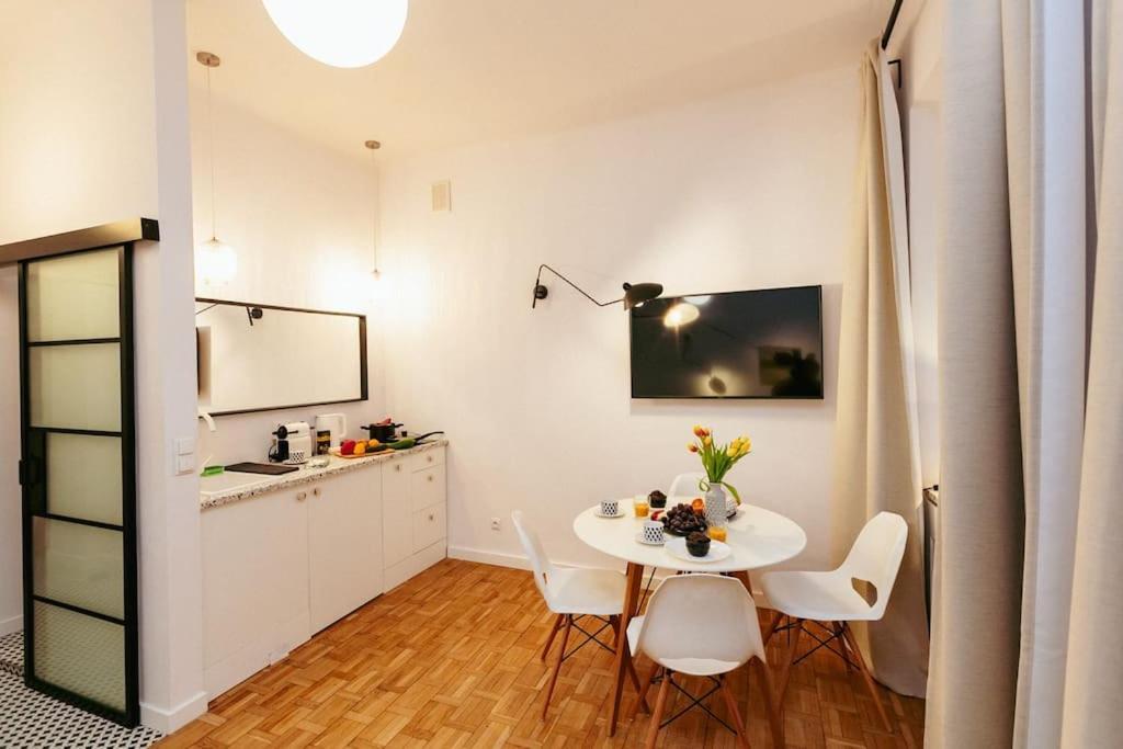 Charming Apartment Next To The Old Town! Варшава Екстериор снимка
